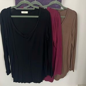 Bundle of 3 long sleeve shirts.